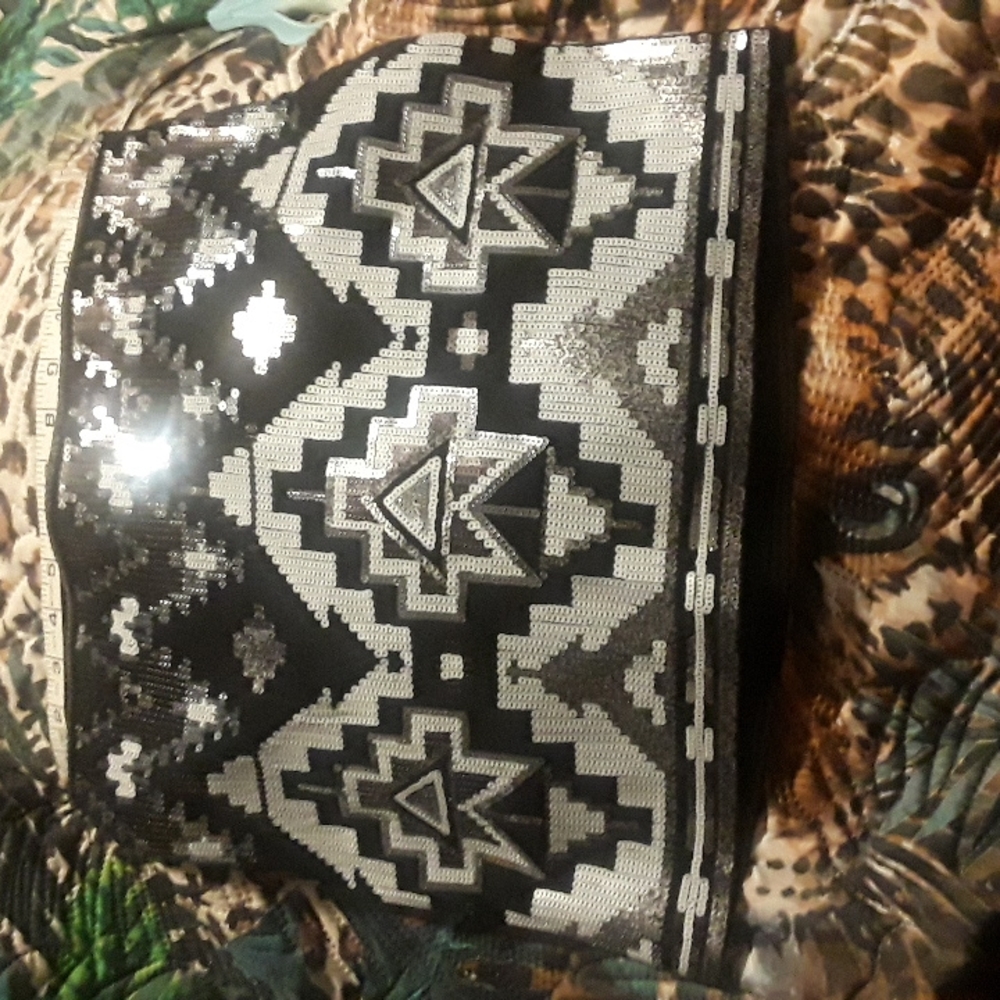 Express Sequin mini skirt Aztec pattern XS NWOT Sparkly High Contrast Geometric - Picture 4 of 6